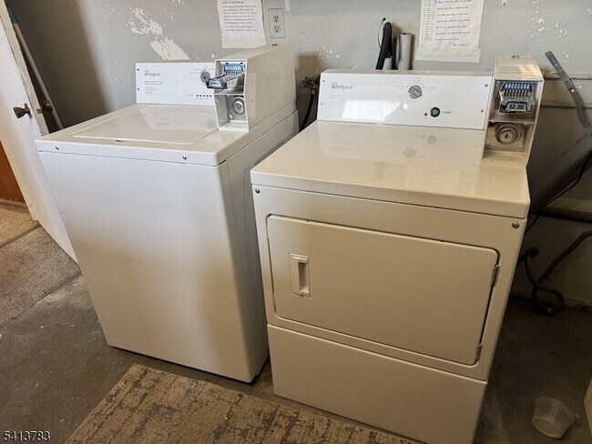 Building Photo - 322 Franklin Ave