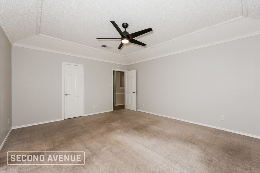 Building Photo - 5405 Valparaiso Trail