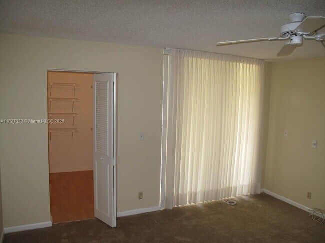 Building Photo - 7210 Lake Cir Dr