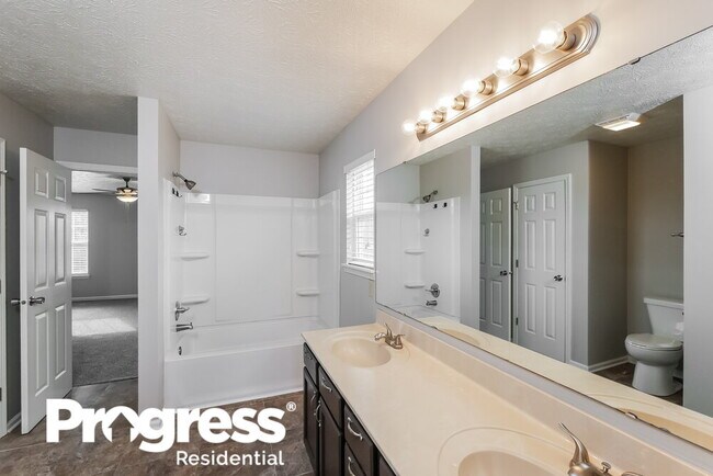 Building Photo - 975 Young's Creek Dr
