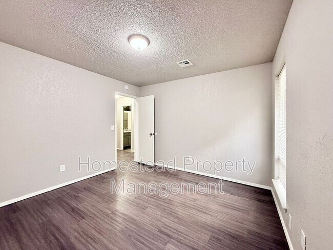 Building Photo - 2220 NW 118th St