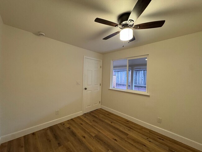 Building Photo - 310 Hansbery Way