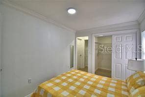 Building Photo - 2405 Roslyn Ln