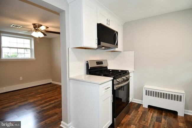 Building Photo - 3811 Forestdale Ave