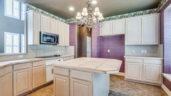 Building Photo - 452 Richmond St