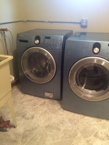 samsung front washer and dryer - 1612 E 88th St