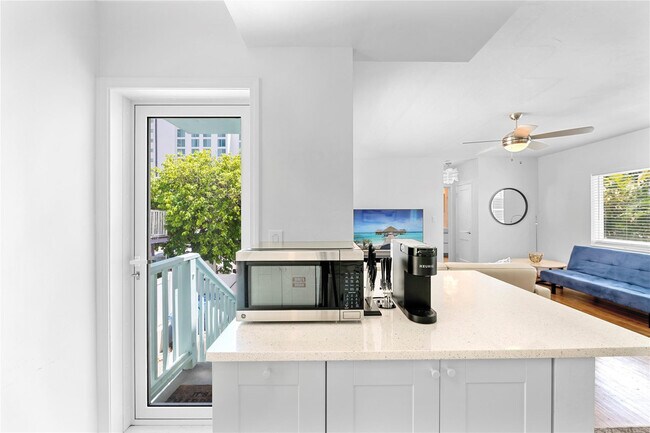 Building Photo - 3015 Seville St