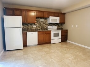 Building Photo - 5526 Humbert Rd