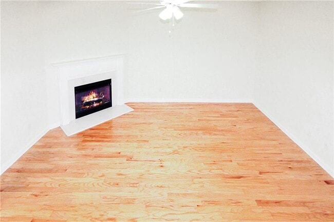 Building Photo - 3893 Grovemont Pl