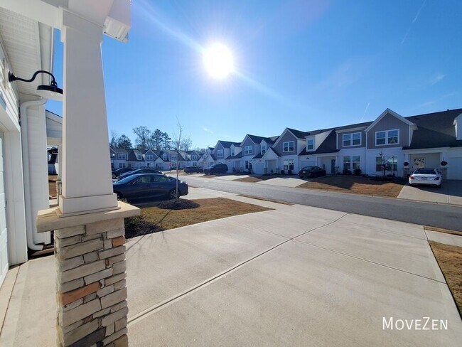 Building Photo - 210 Woodhouse Wy