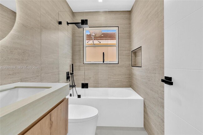 Building Photo - 4967 SW 32nd Way