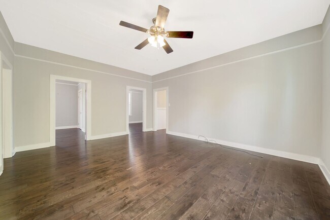 Building Photo - 734 Cassia St
