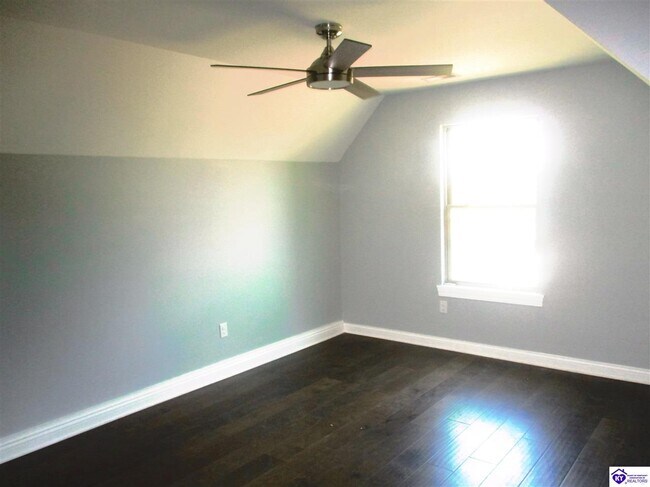 Building Photo - 130 Diamond Ct