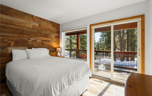 Building Photo - Mountain Modern Retreat