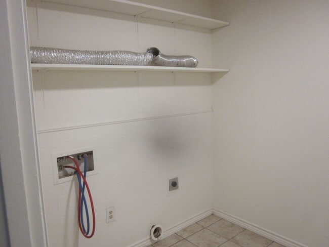 Building Photo - 5515 Randolph Rd