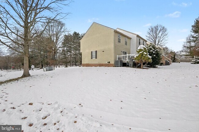 Building Photo - 1713 Chesterfield Square