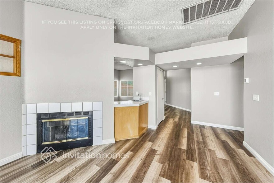 Building Photo - 436 Tiger Lily Way