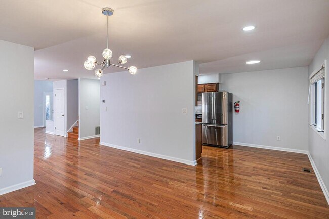 Building Photo - 7 Exeter Ct