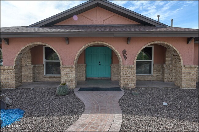 Building Photo - 6412 Via Aventura Dr