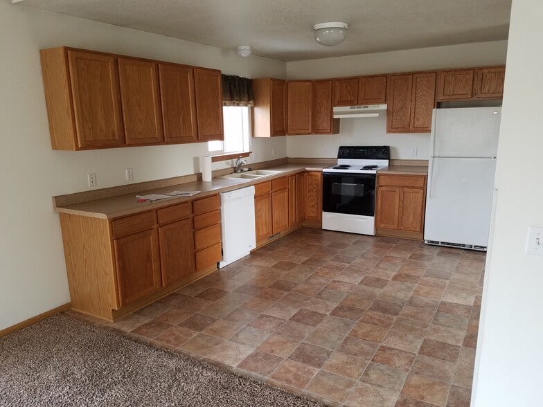 Building Photo - 4613 Twain St