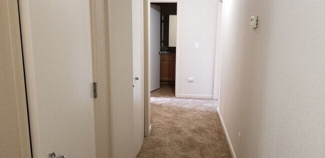 Building Photo - NIN322