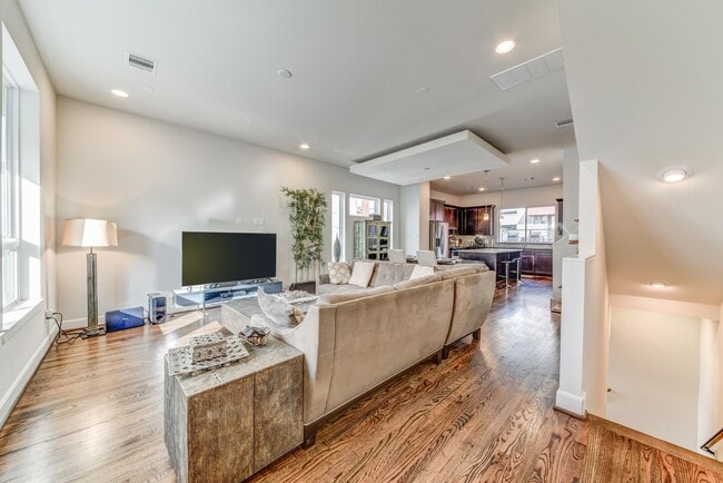 Building Photo - 320 Eado Park Cir