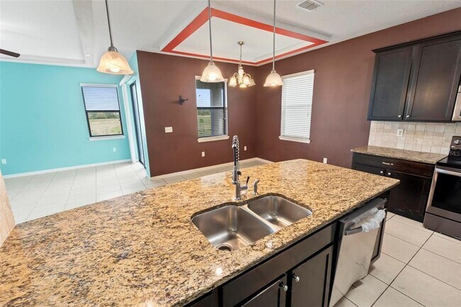 Building Photo - 625 Silverthorn Pl