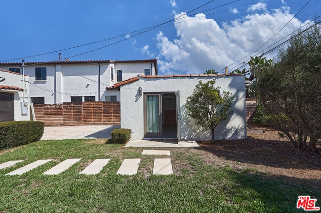 Building Photo - 1430 S Sierra Bonita Ave