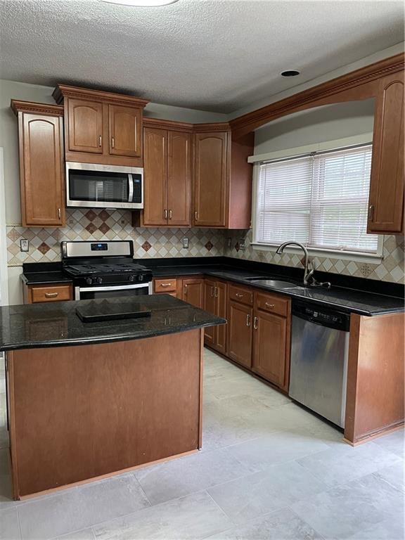 Building Photo - 2355 Black Rock Dr