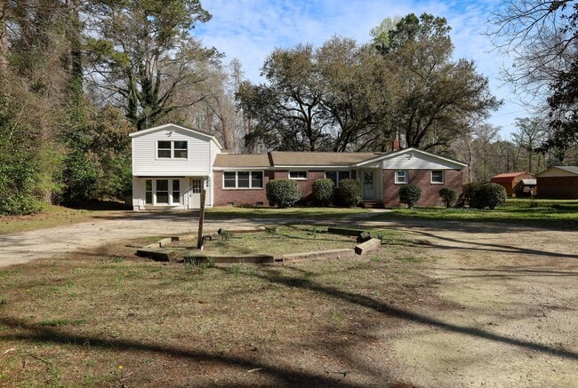 Building Photo - 1190 Blue Creek Rd