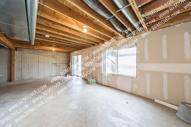 Building Photo - 2621 SW 35th St