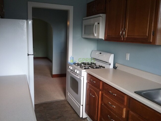 Building Photo - House for rent in the heart of Oakmont