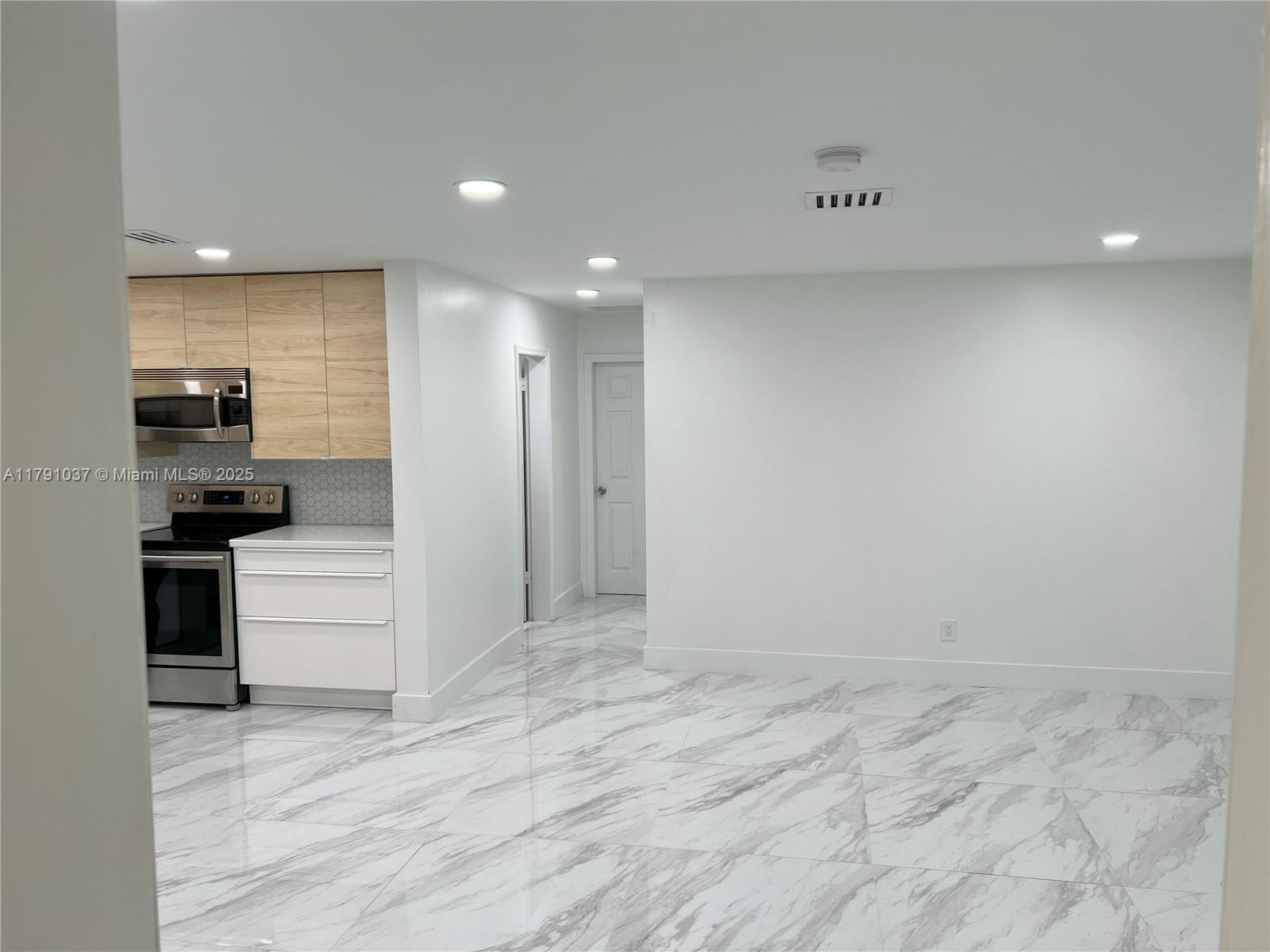 Building Photo - 4337 SW 49th St