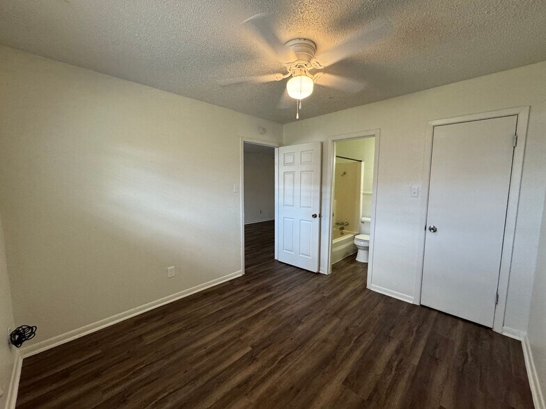 Building Photo - 505 Sunset Ln