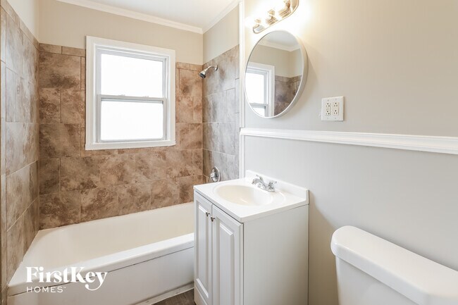 Building Photo - 1403 NE 67th Pl