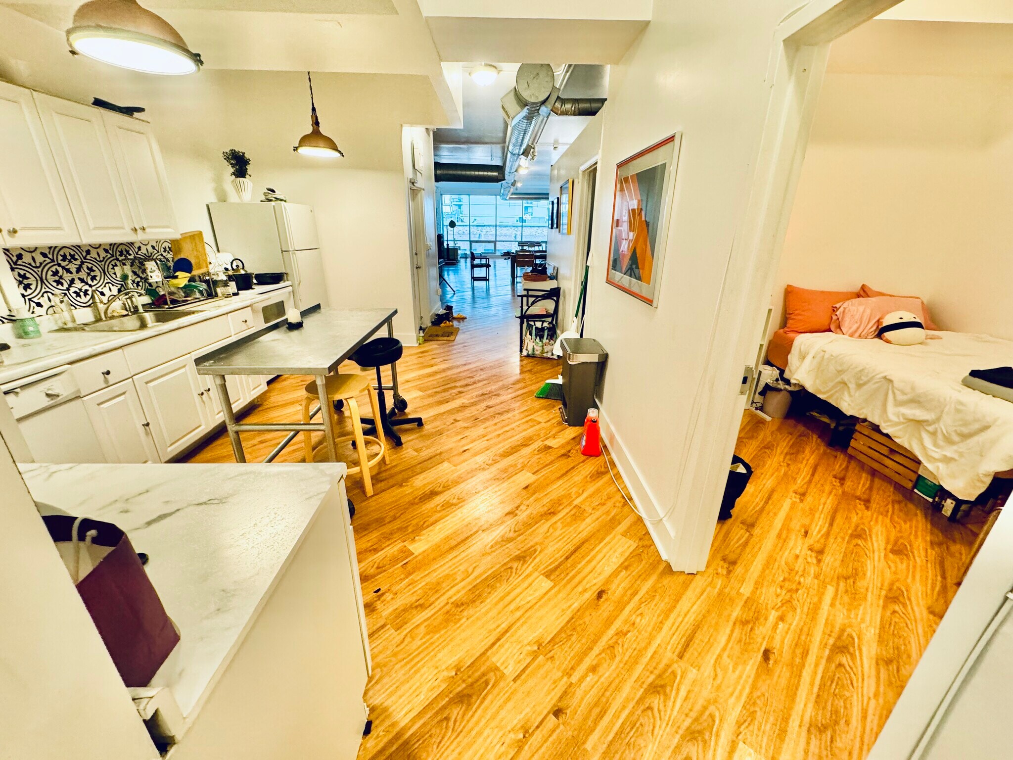 Building Photo - 738 N Clark St