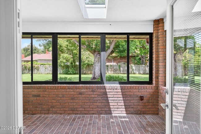 Building Photo - 16 Forest View Way