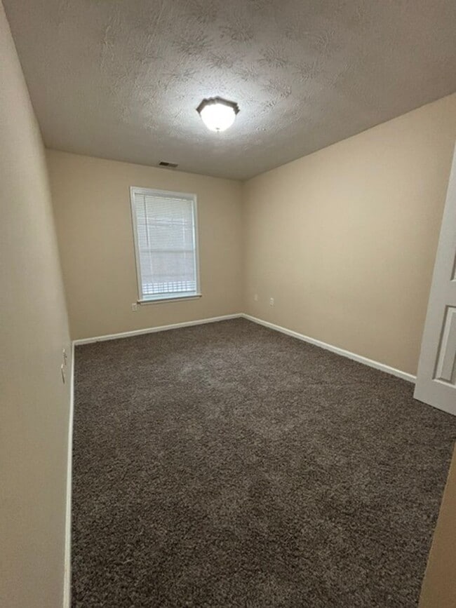 Building Photo - 101 Braxton Ct