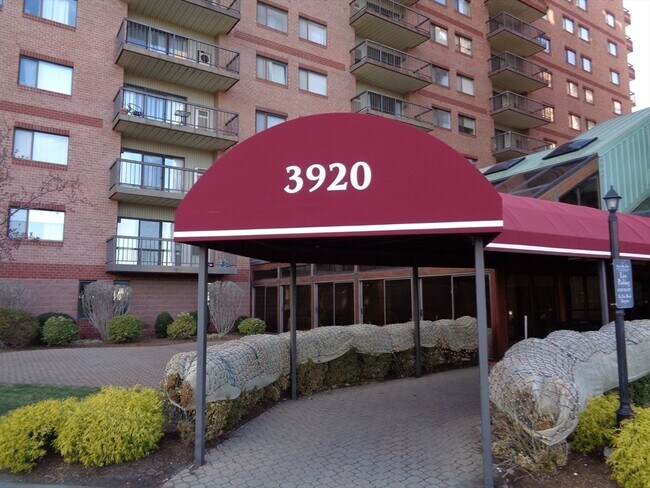 Building Photo - 3920 Mystic Valley Pkwy