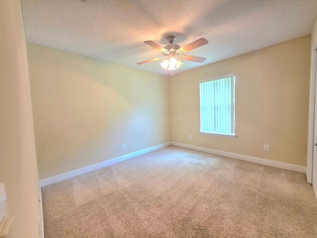 Building Photo - Backyard Paradise in Gated Cottonwood!