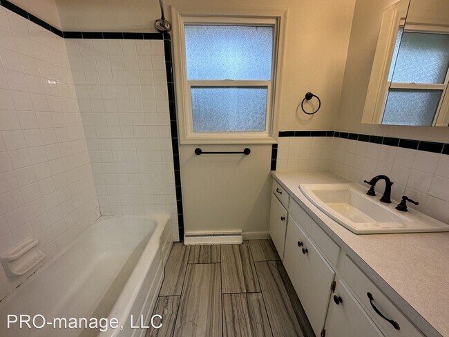 Building Photo - 5 br, 2 bath House - 1025 Homer Ave.