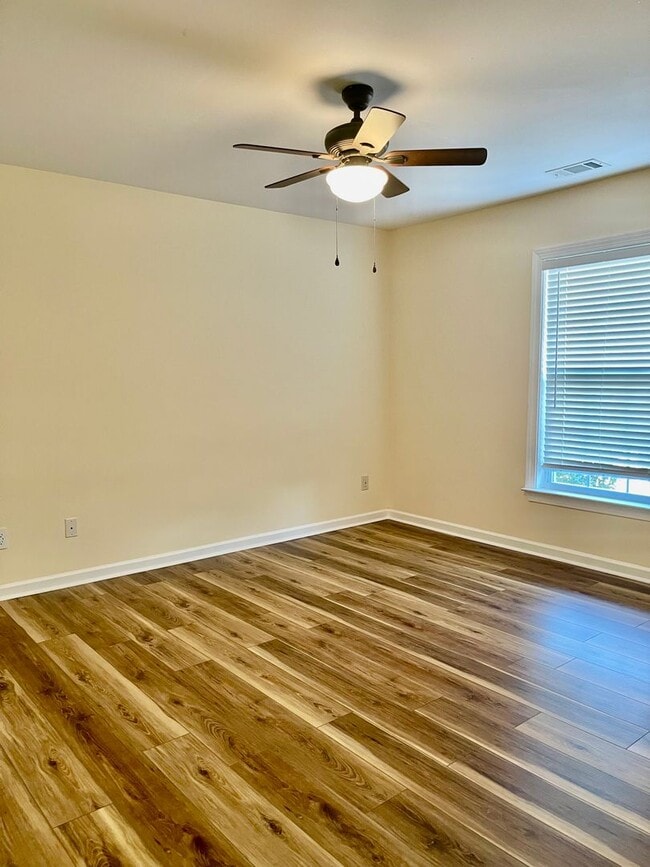 Building Photo - 373 Southgate Dr