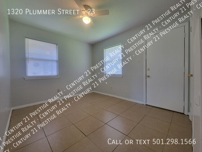 Building Photo - 1320 Plummer St