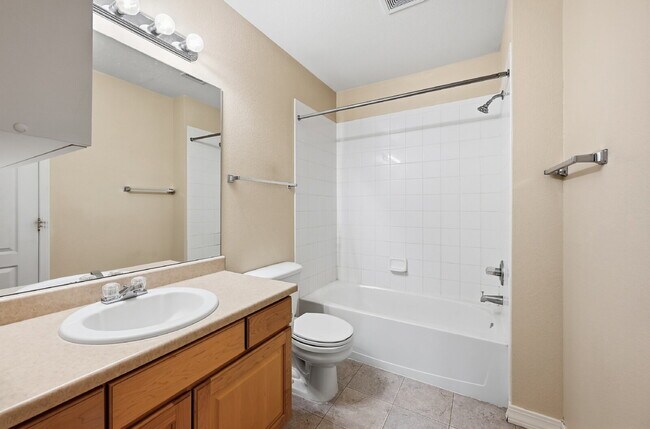 Building Photo - $2,260.95 - 2 Bed, 2 Bath Condo in Parker with In Unit Laundry and Central AC!