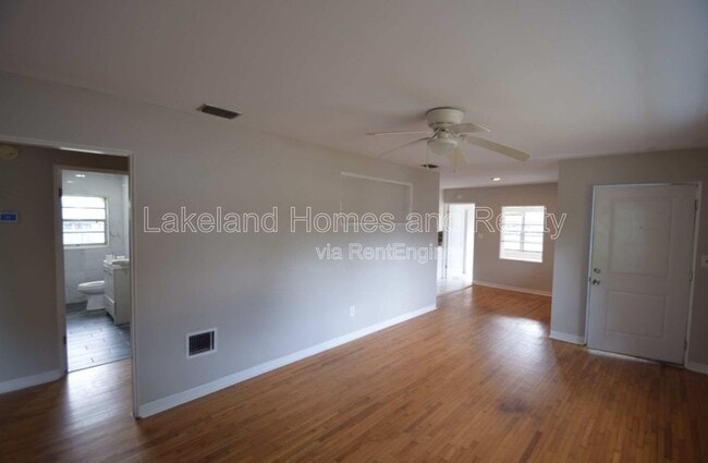 Building Photo - 307 Steedly Ave