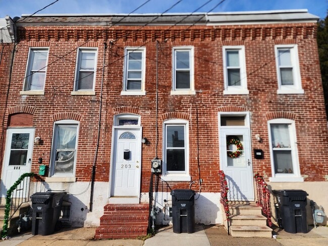 Primary Photo - 203 Porter St