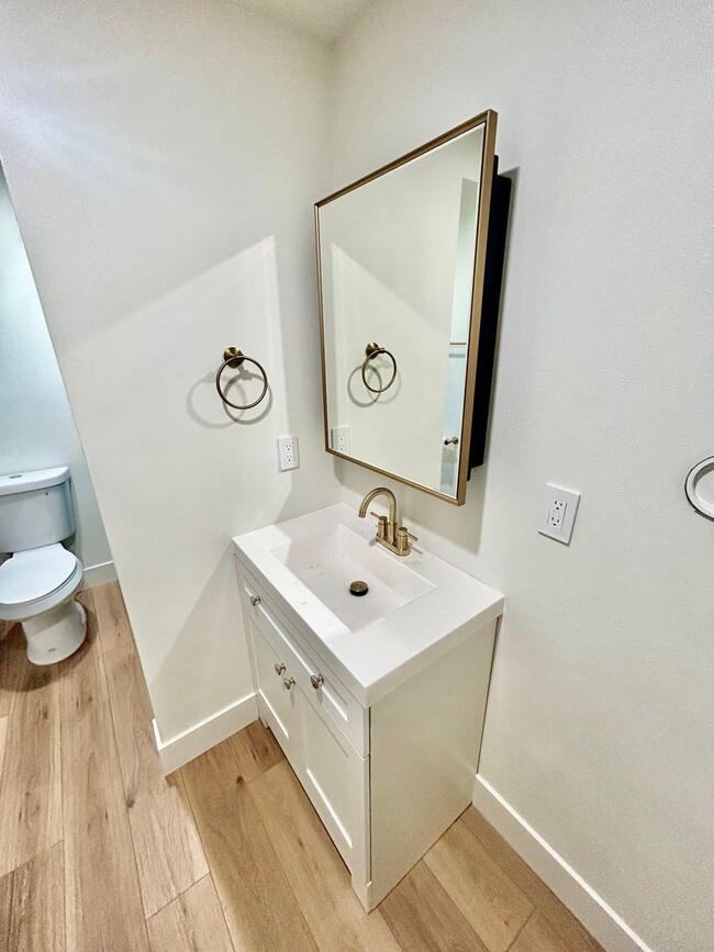 Building Photo - Beautiful Newly Remodeled HUGE 3 bedroom