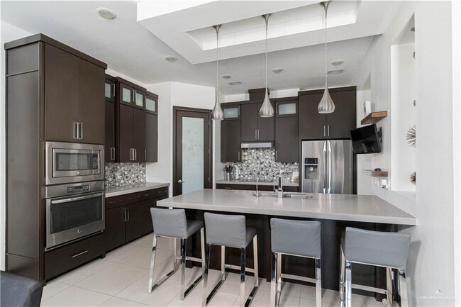Building Photo - 26 El Jardin St
