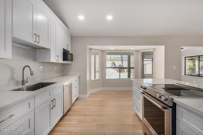 Building Photo - 3128 E Charleston Ave