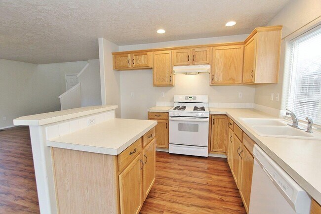 Building Photo - 3240 W Wave Dr